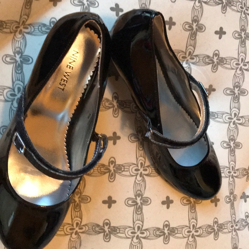 Black shoes for little girls